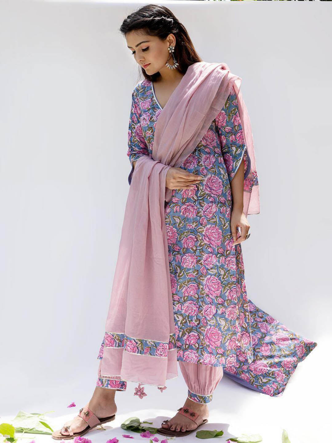 Gulabi-Loose-Kurta-With-Pants-(Set-Of-3)