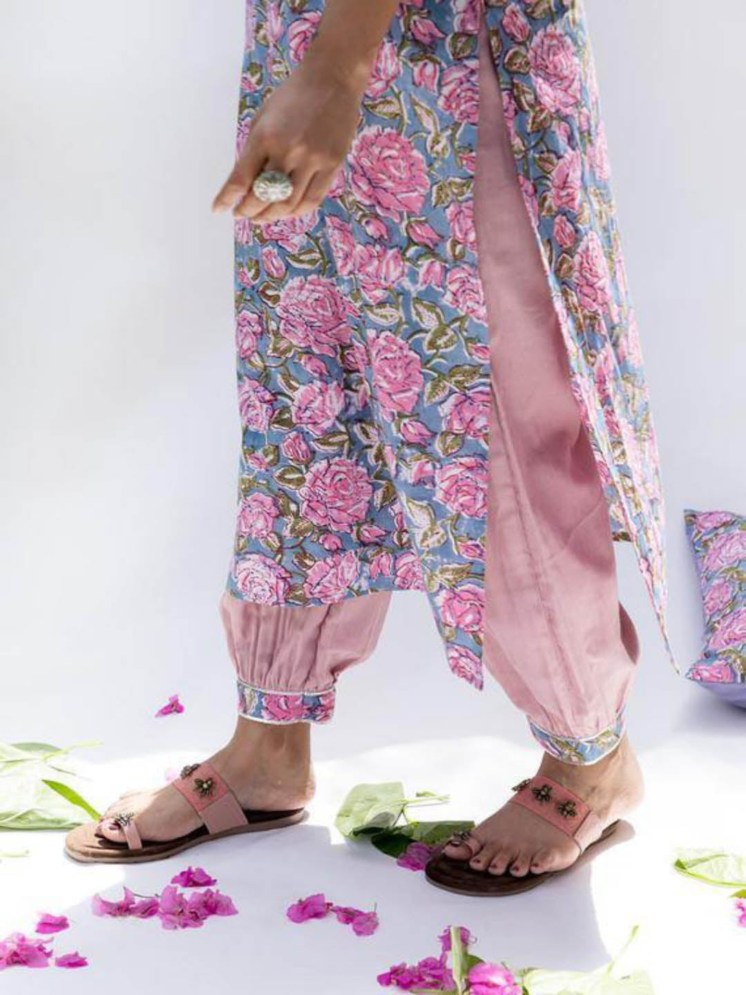 Gulabi-Loose-Kurta-With-Pants-(Set-Of-3)