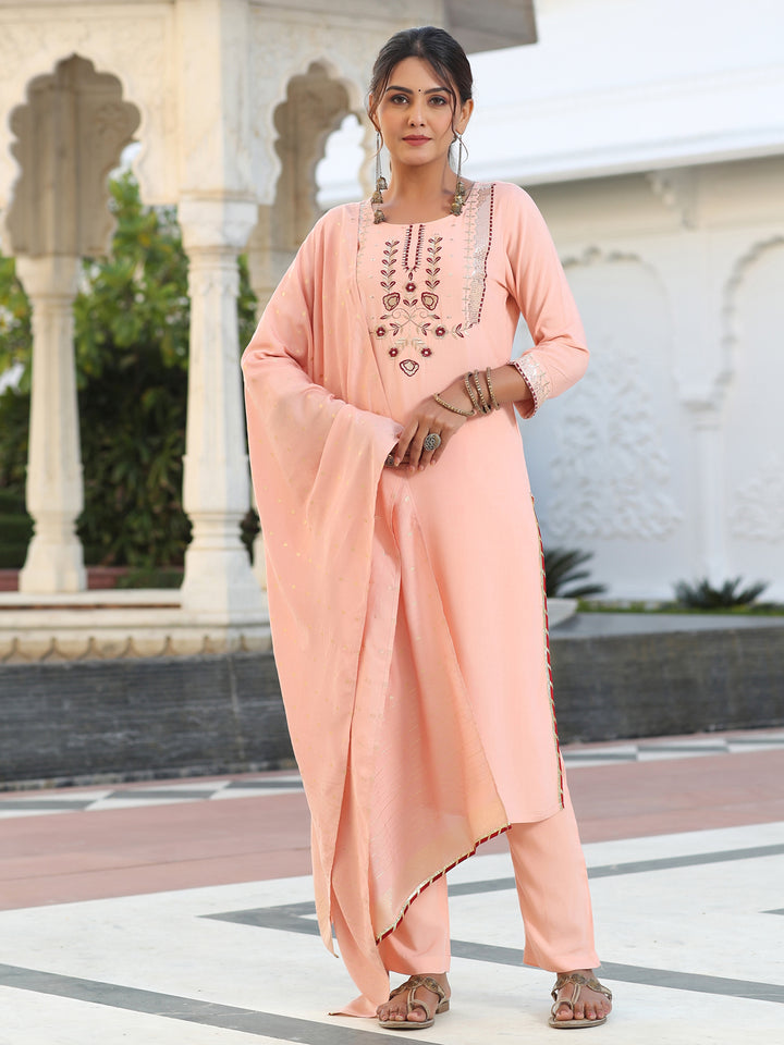 Crayola Peach Embellishe Kurta Set & Chanderi Dupatta