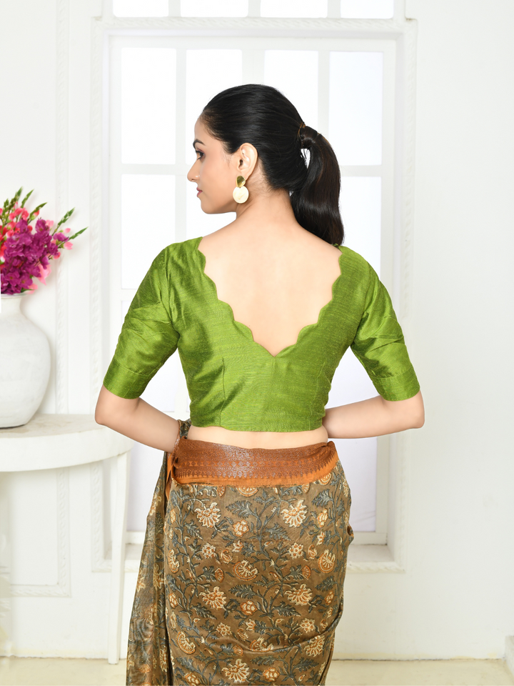 Kelly Green Elbow Length Scallop Neck Blouse