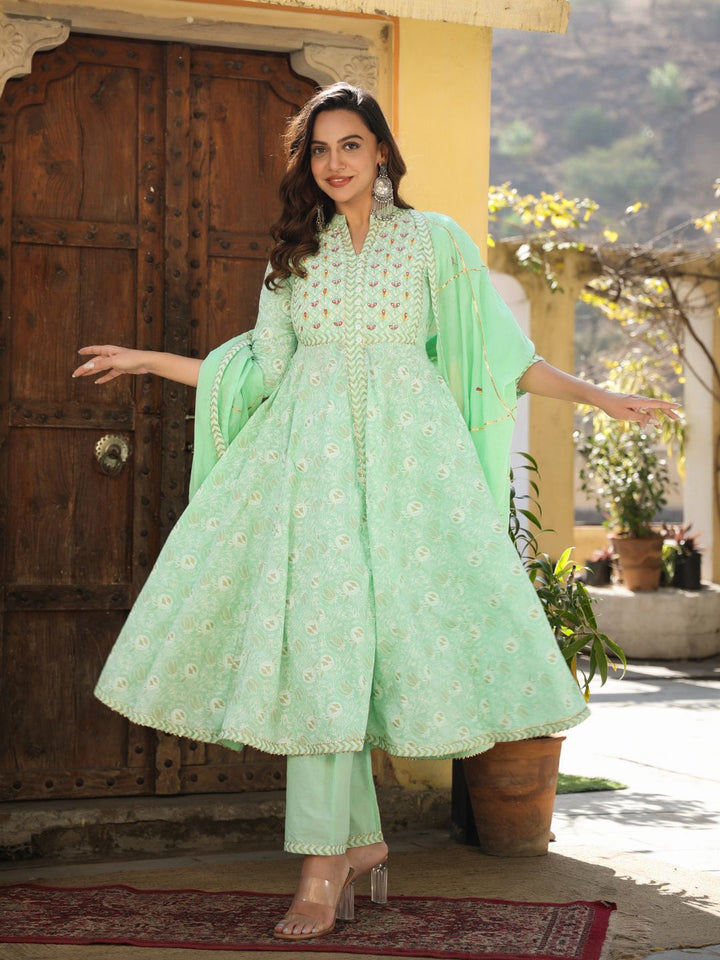 Kwairah-Tea-Green-Cotton-Printed-Suit-Set