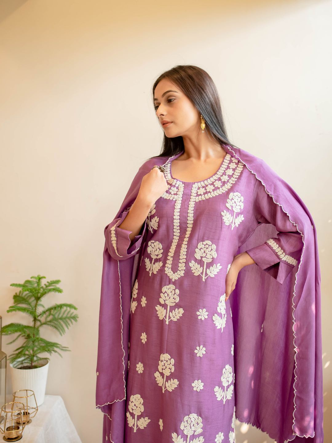 Lilac-&-White-Silk-Hand-Embroidered-Kurta-Set