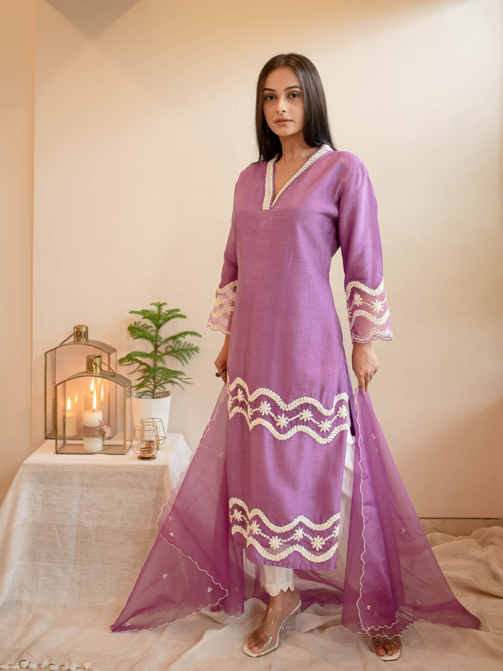 Lilac-&-White-Silk-Thread-Embroidered-Kurta-Set