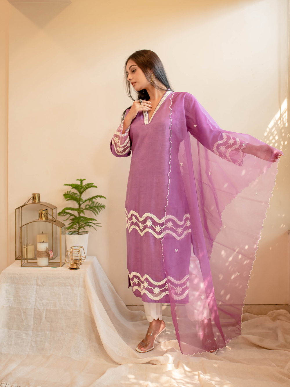 Lilac-&-White-Silk-Thread-Embroidered-Kurta-Set