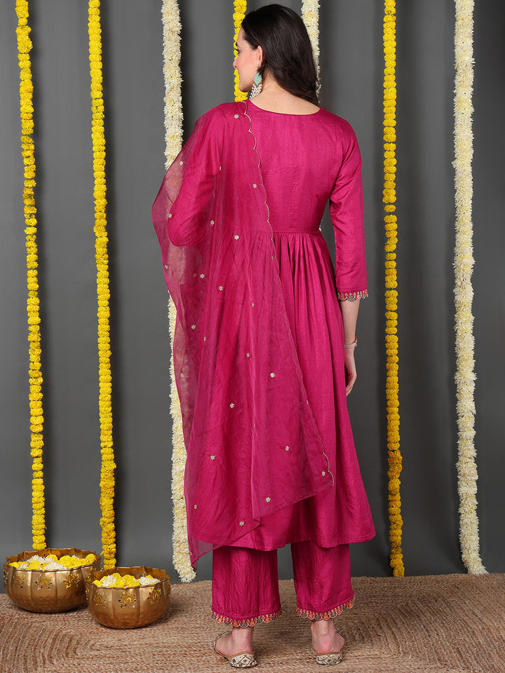 ZERESOUQ-Rani-Pink-Silk-Blend-Solid-Embroidered-Flared-Kurta-Trouser-With-Dupatta