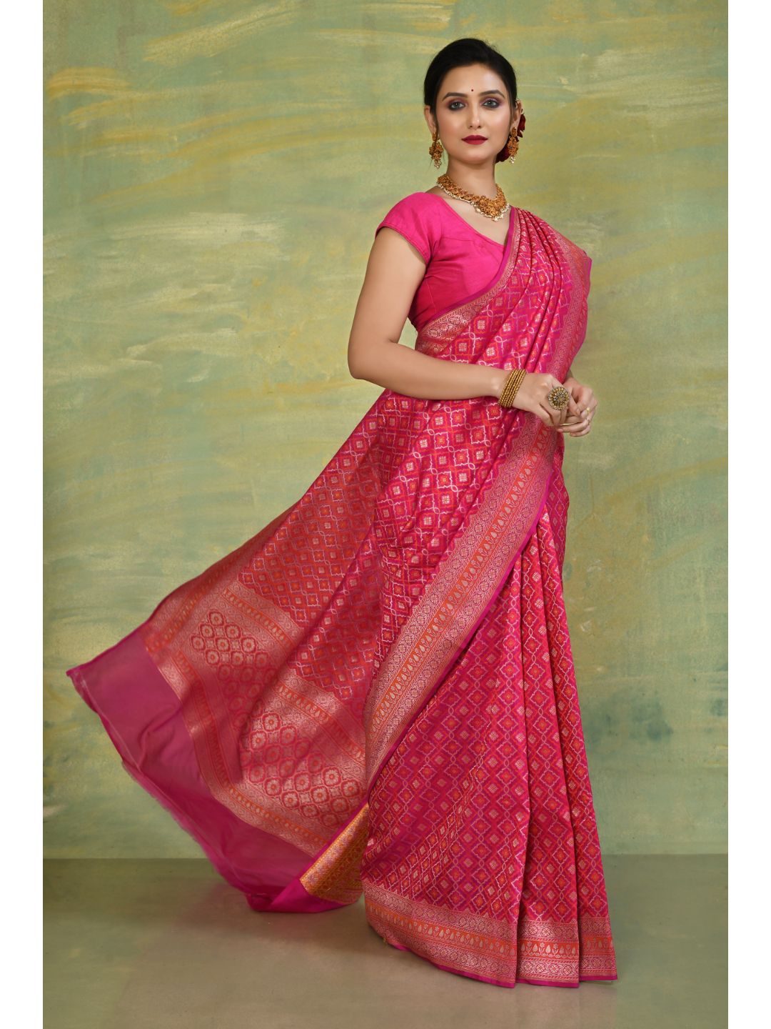 Magenta Soft Silk Ethnic Motif Banarasi Saree