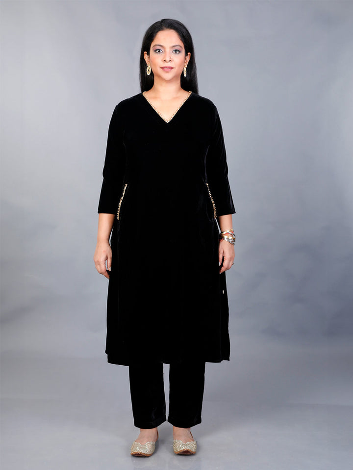 Makhfi Black Velvet Kurta With Pockets