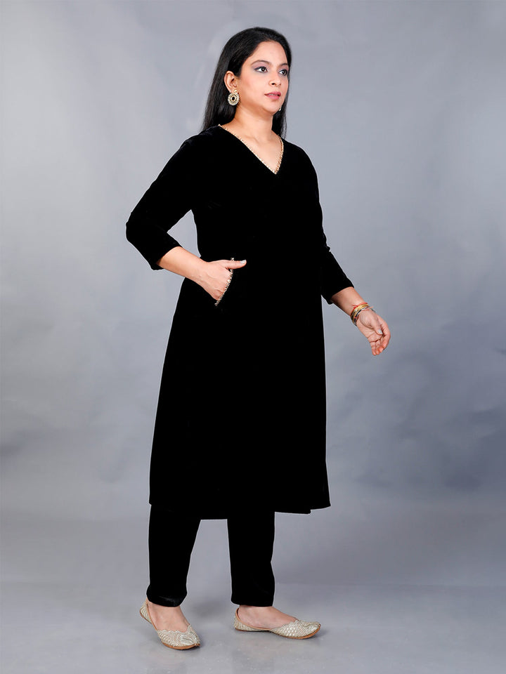 Makhfi Black Velvet Kurta With Pockets