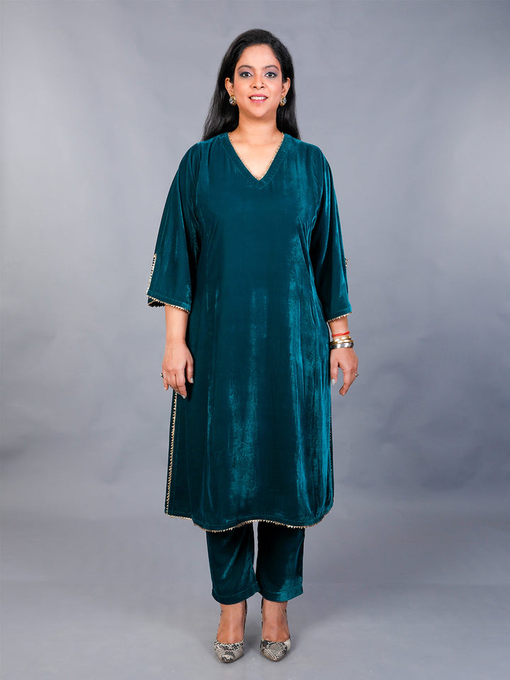 Makhfi Teal Velvet Choda Style 2-Piece Kurta Set