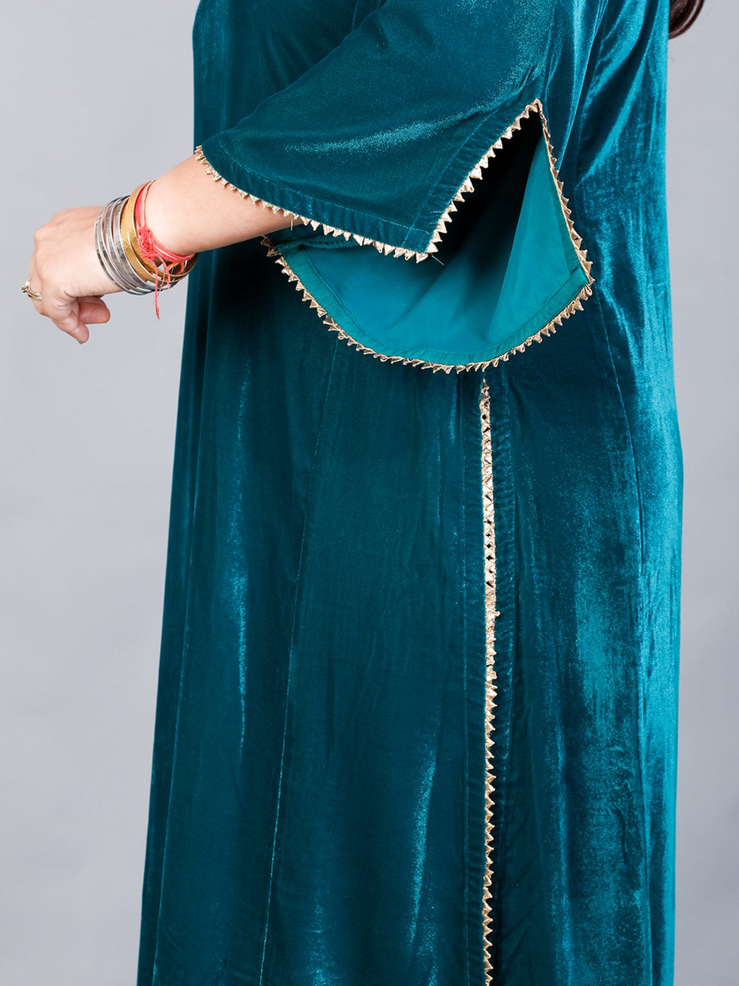 Makhfi Teal Velvet Choda Style 2-Piece Kurta Set