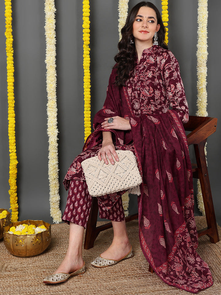 ZERESOUQ-Maroon-Cotton-Blend-Floral-Printed-Straight-Kurta-Trouser-With-Dupatta