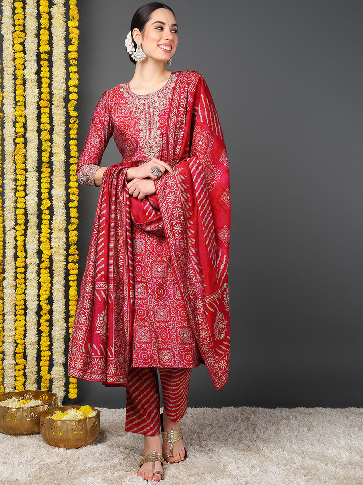 ZERESOUQ-Maroon-Polyester-Ethnic-Motifs-Printed-Straight-Kurta-Trouser-With-Dupatta