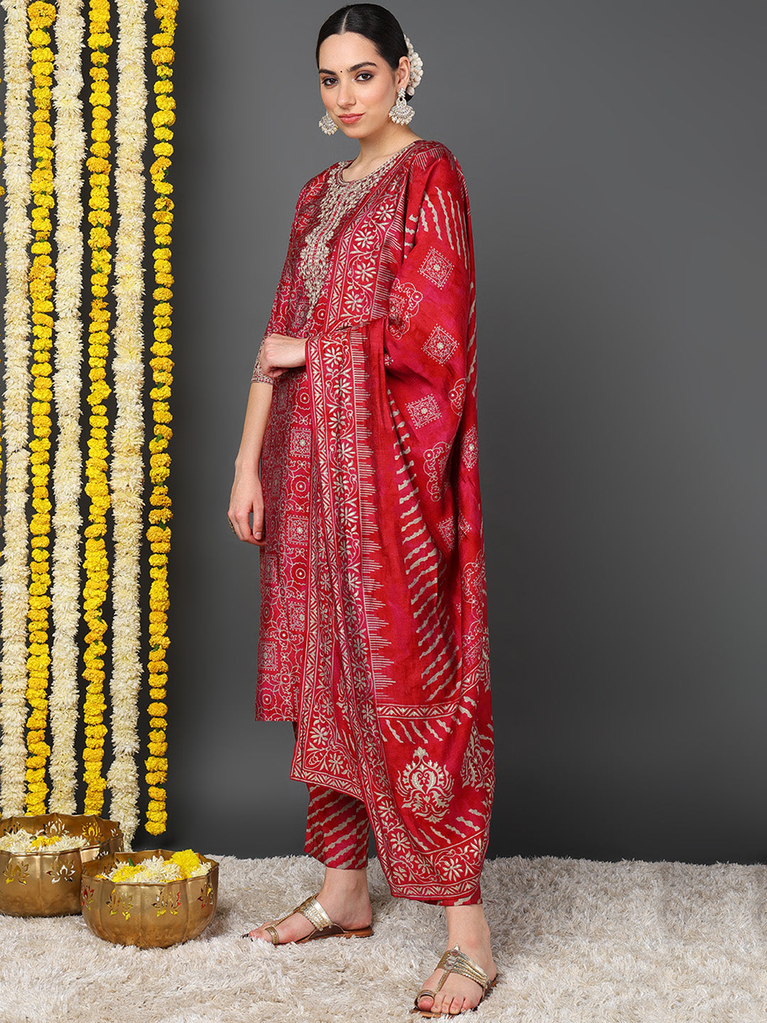 ZERESOUQ-Maroon-Polyester-Ethnic-Motifs-Printed-Straight-Kurta-Trouser-With-Dupatta