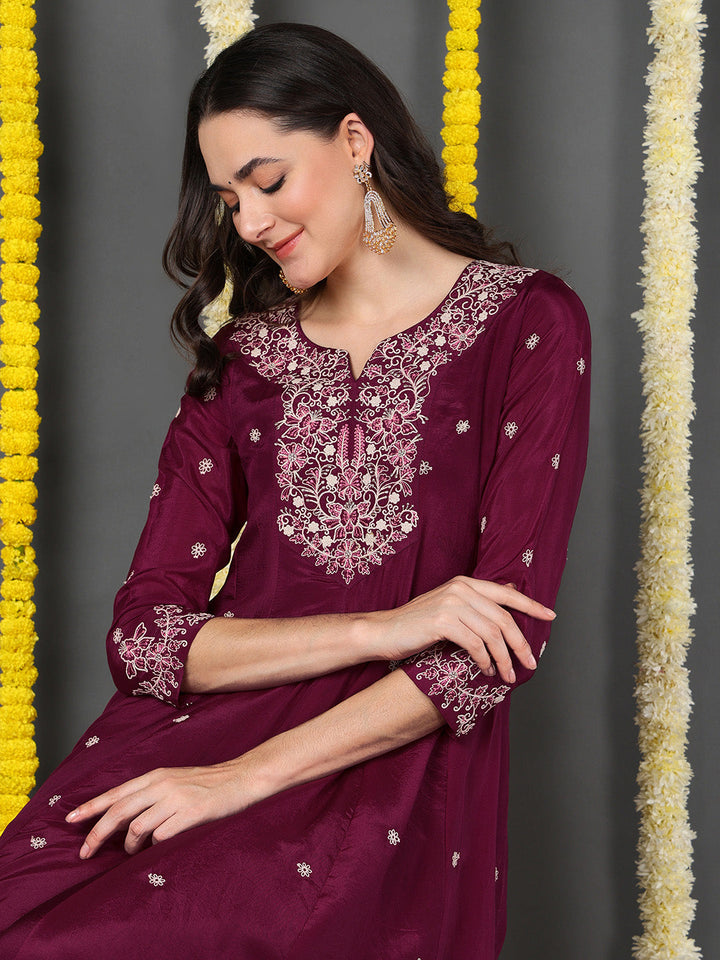 ZERESOUQ-Maroon-Silk-Blend-Solid-Yoke-Design-Flared-Kurta-Trouser-With-Dupatta