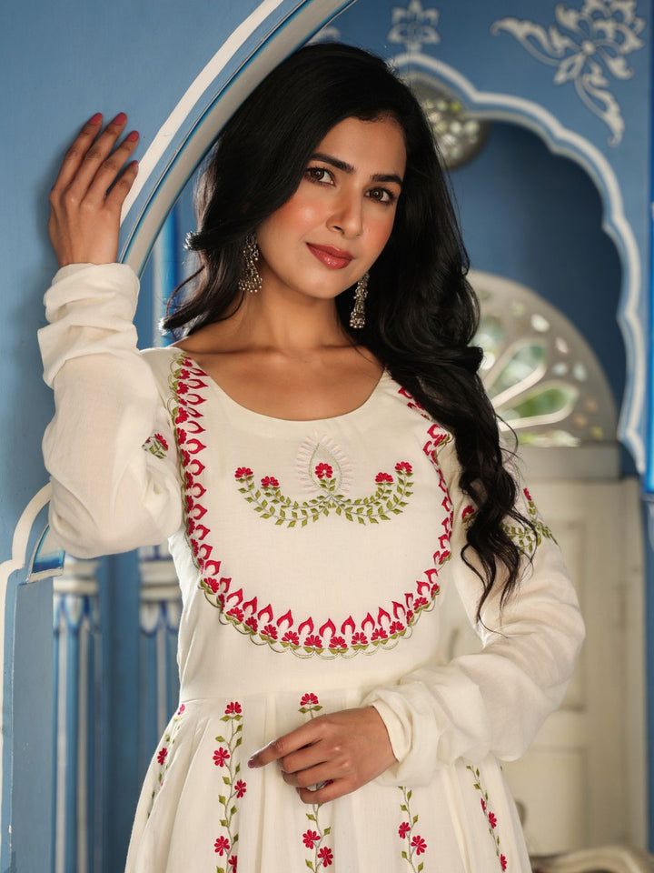 Masakali-White-Embroidered-Anarkali-Kurta