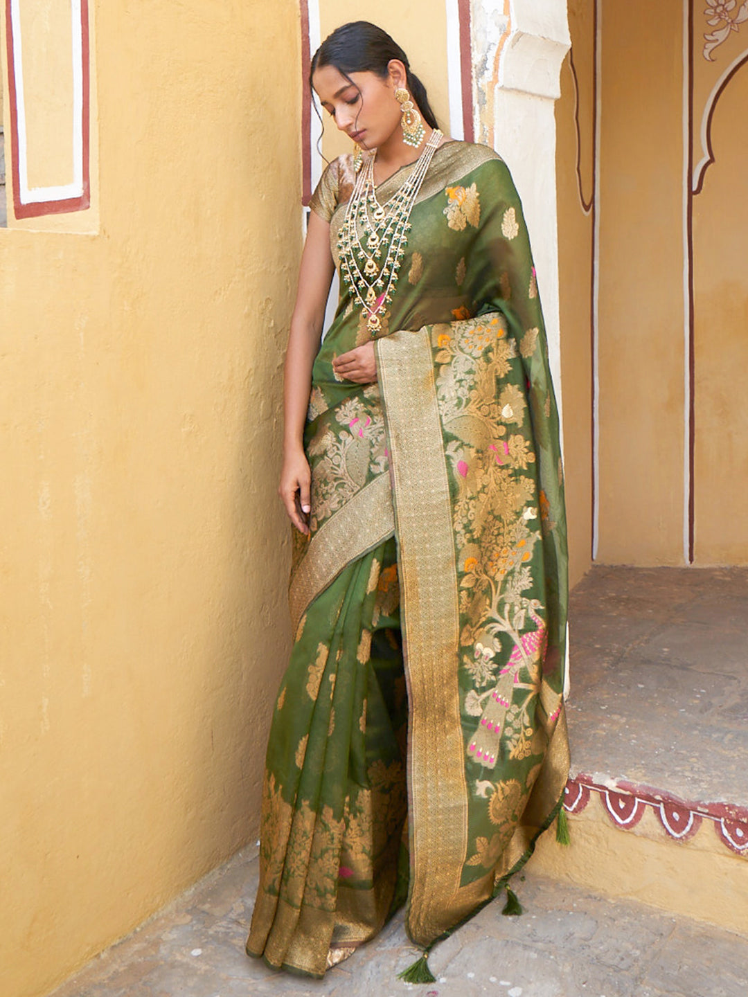 ZERESOUQ-Mehendi-Green-Woven-Ethnic-Kanjeevaram-Organza-Festive-Saree