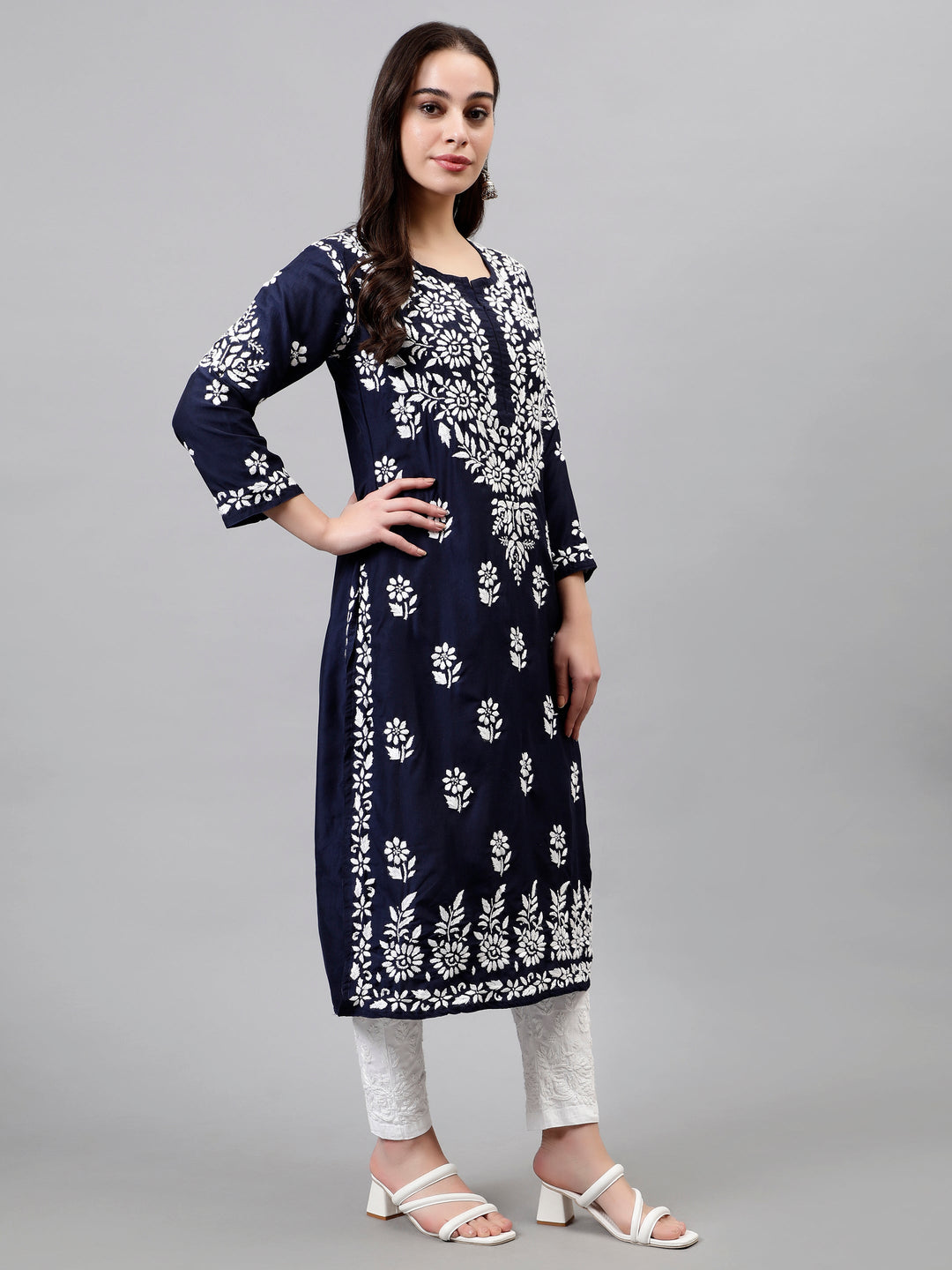 Navy-Blue-Muslin-Hand-Embroidered-Chikankari-Kurti