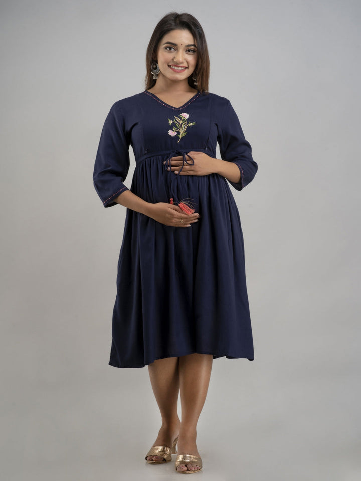 Navy-Embroidered-Maternity-Baby-Feeding-Kurta