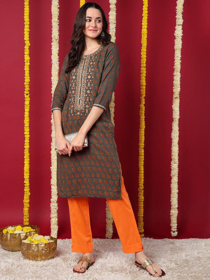 ZERESOUQ-Olive-Cotton-Blend-Floral-Embroidered-Straight-Kurta