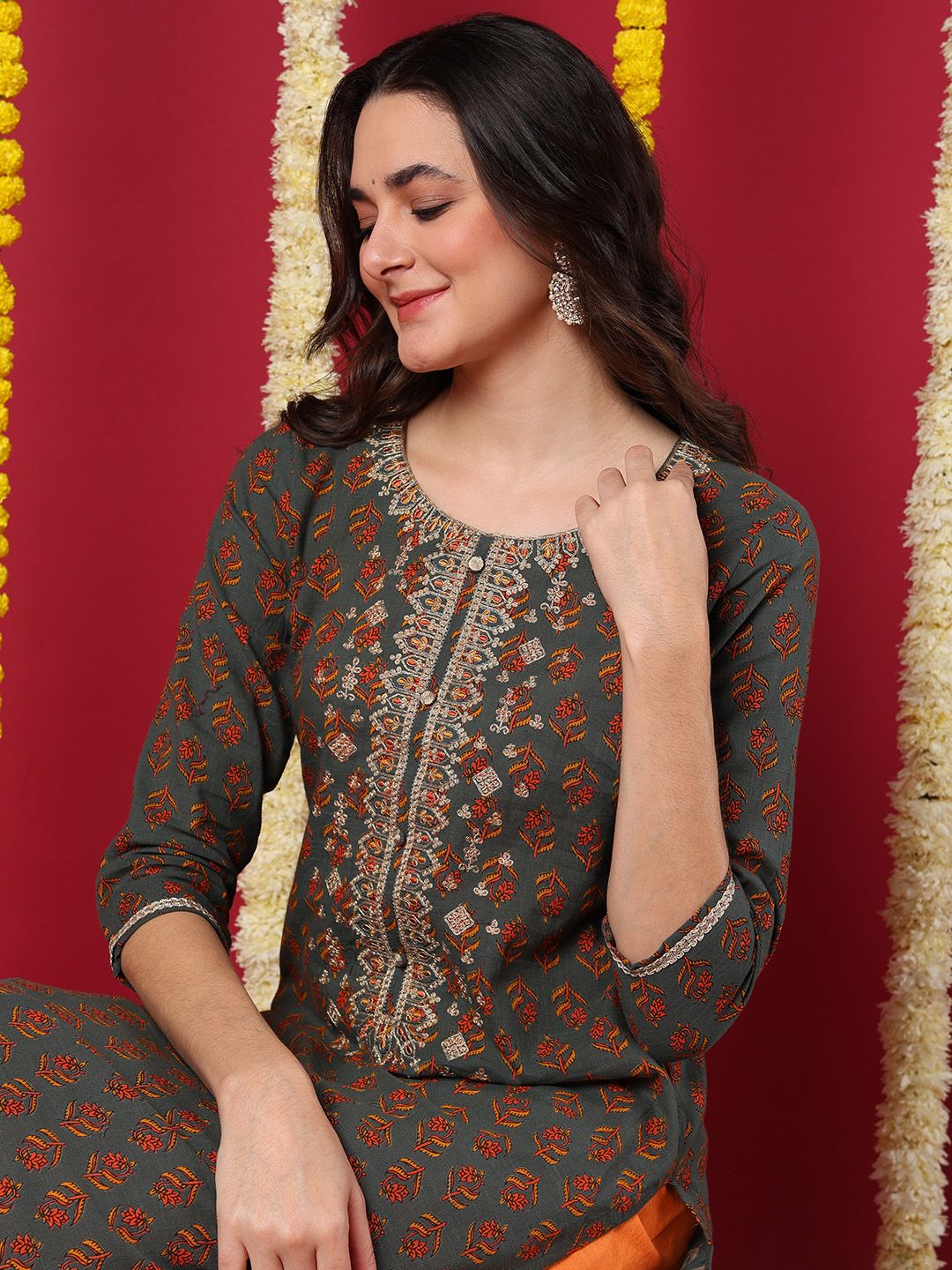 ZERESOUQ-Olive-Cotton-Blend-Floral-Embroidered-Straight-Kurta