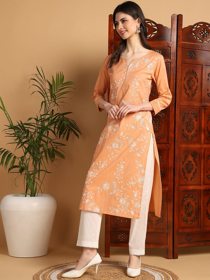 ZERESOUQ-Peach-Cotton-Floral-Embroidered-Straight-Kurta