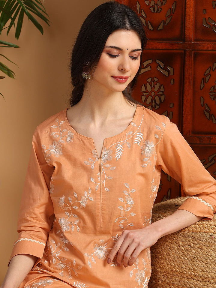 ZERESOUQ-Peach-Cotton-Floral-Embroidered-Straight-Kurta
