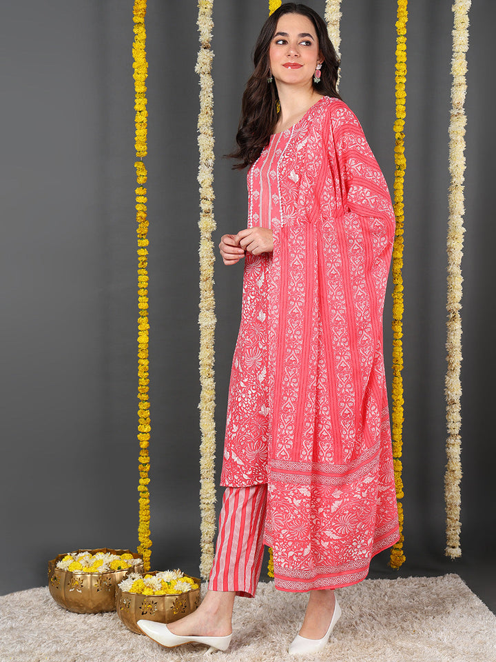 ZERESOUQ-Pink-Cotton-Blend-Floral-Printed-Straight-Kurta-Trouser-With-Dupatta
