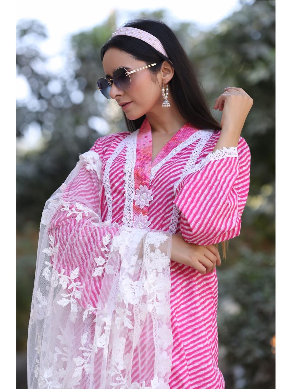 Pink-Laced-Kurta-And-Pant-With-Net-Dupatta