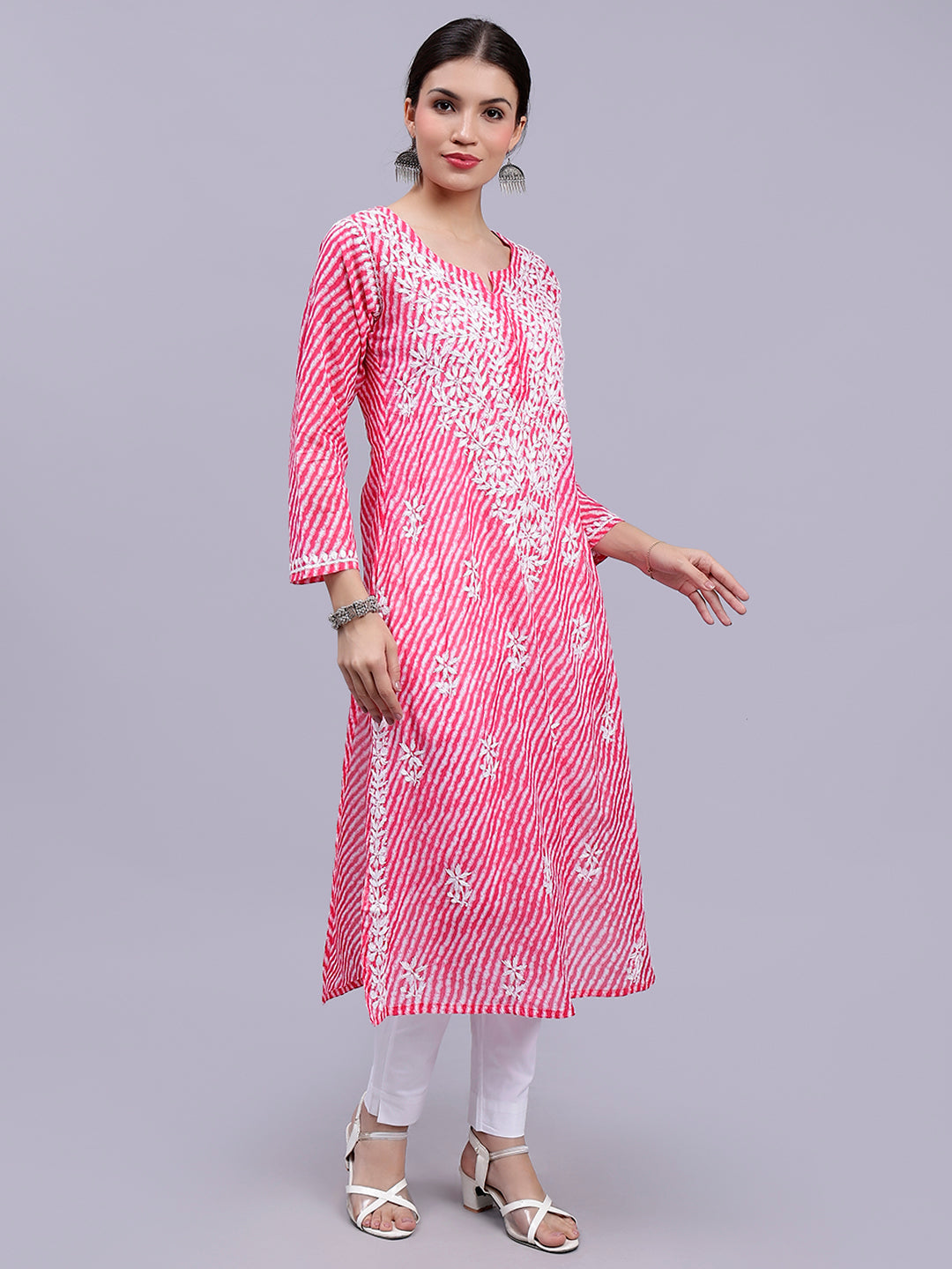 Pink Mul Mul Lucknowi Leheriya Chikankari Kurti