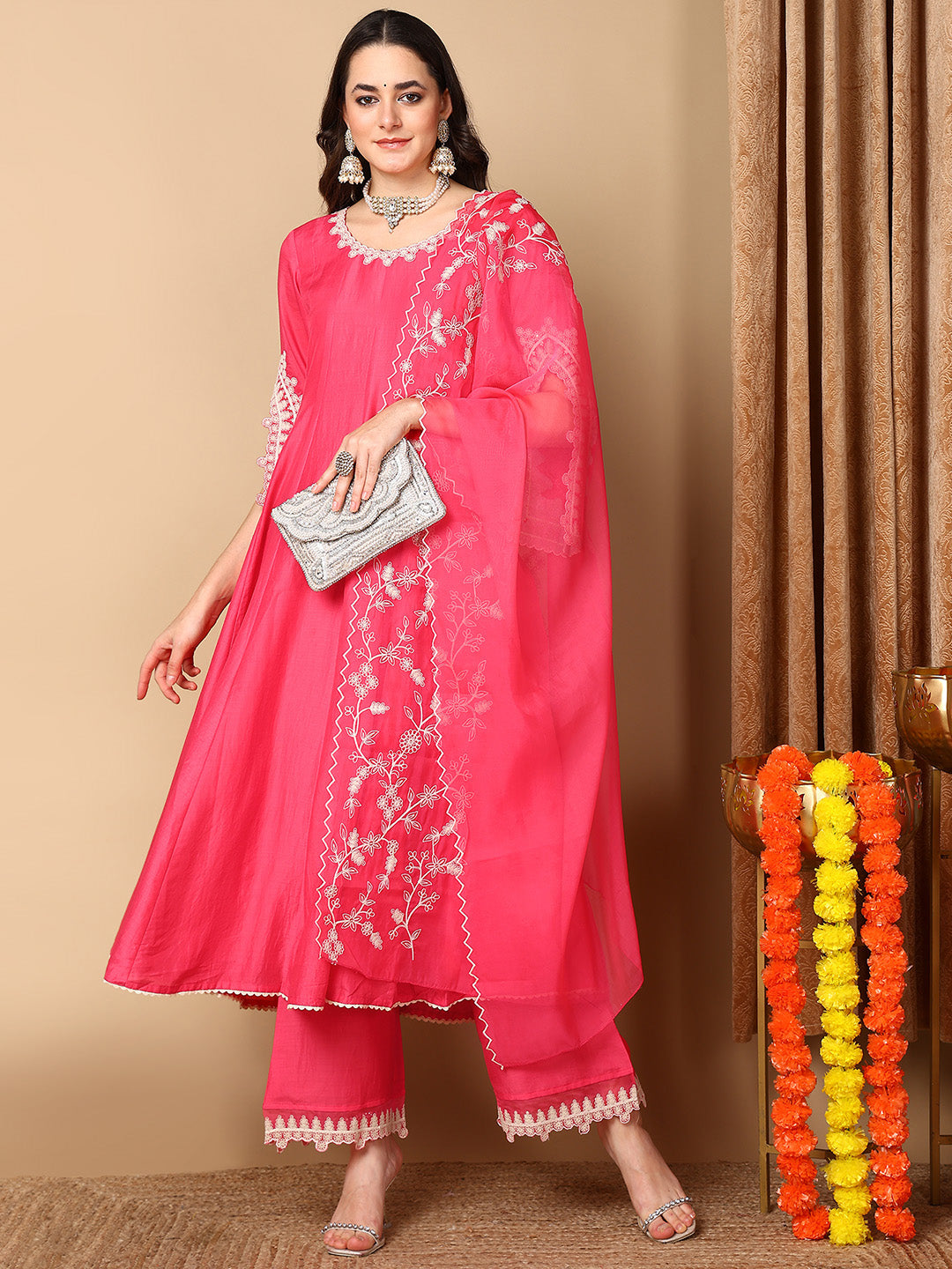 ZERESOUQ-Pink-Silk-Blend-Solid-Embroidered-Flared-Kurta-Set