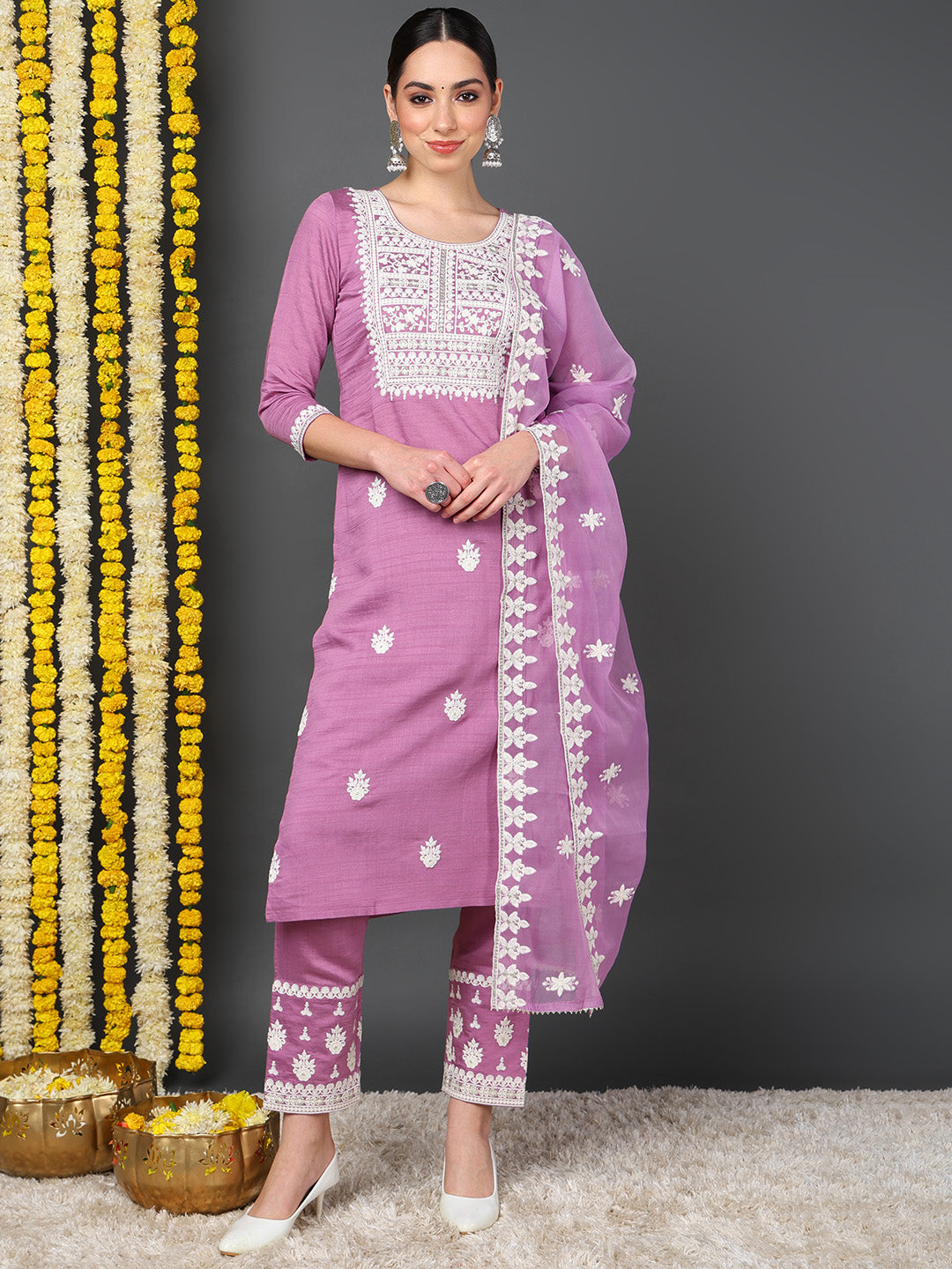 ZERESOUQ-Pink-Silk-Blend-Solid-Embroidered-Straight-Kurta-Trouser-With-Dupatta