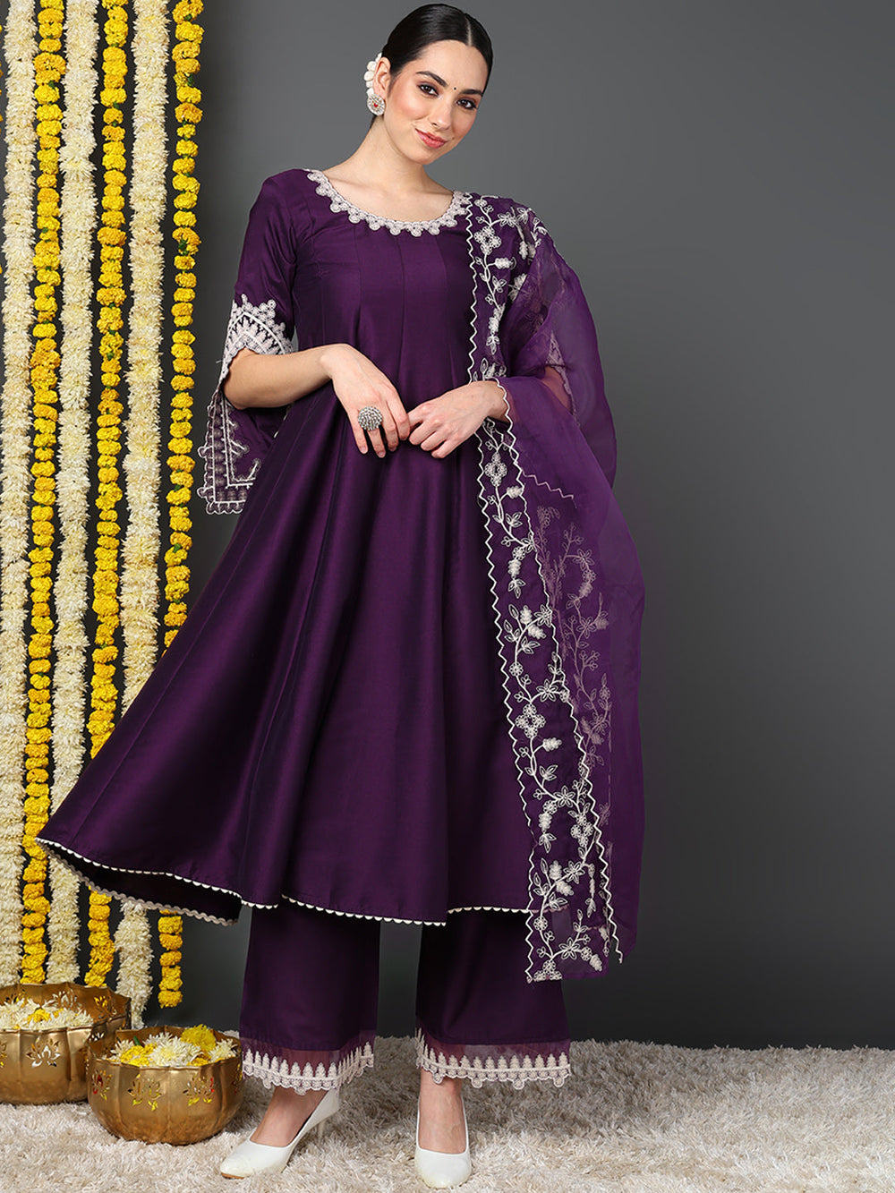 ZERESOUQ-Purple-Silk-Blend-Solid-Embroidered-Flared-Kurta-Set