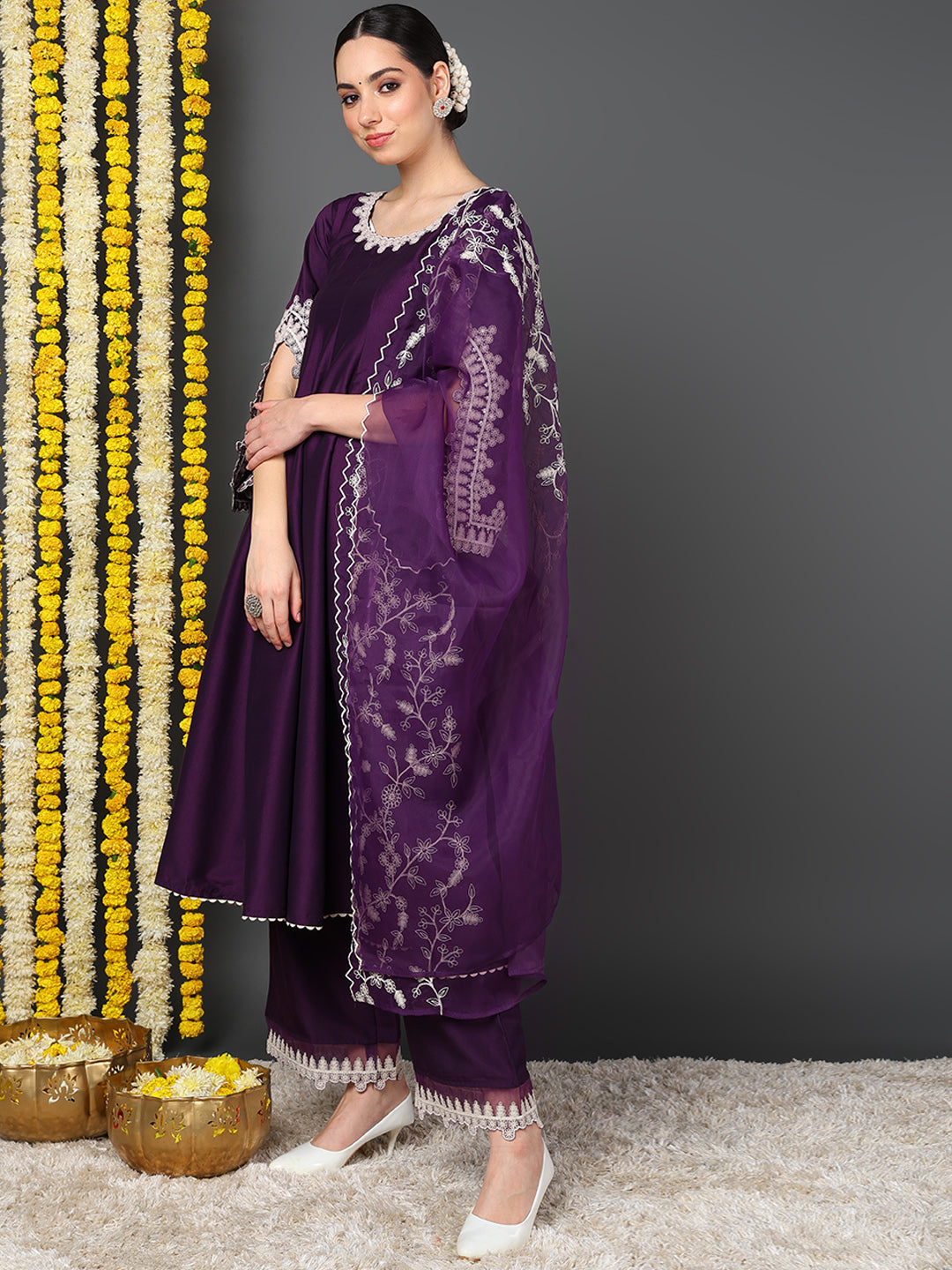 ZERESOUQ-Purple-Silk-Blend-Solid-Embroidered-Flared-Kurta-Set