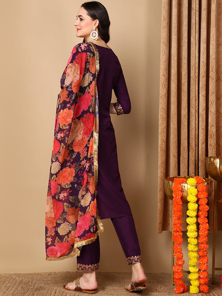 ZERESOUQ-Purple-Silk-Blend-Solid-Embroidered-Straight-Kurta-Trouser-With-Dupatta