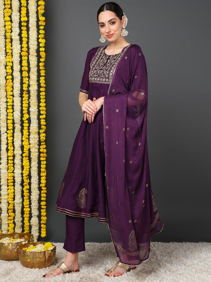 ZERESOUQ-Purple-Silk-Blend-Woven-Design-Embroidered-Flared-Kurta-Trouser-With-Dupatta