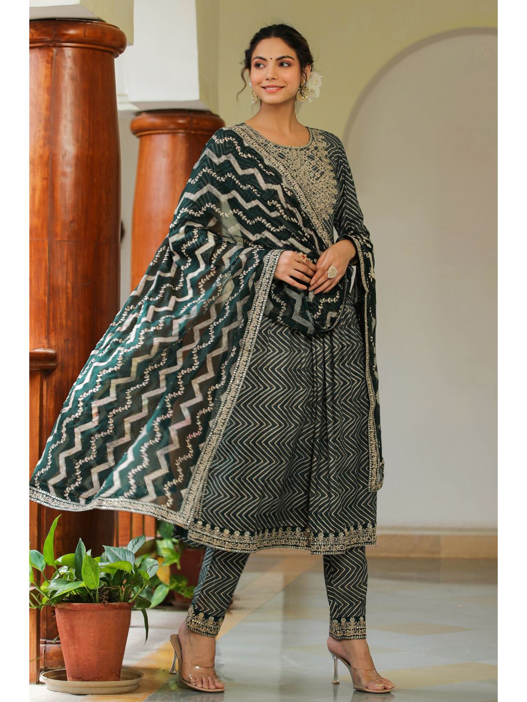 Raatrani Green Chevron Print Naira Suit Set