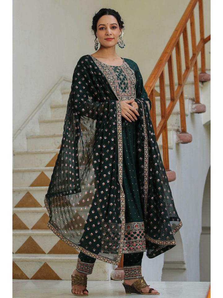 Raatrani Green Embroidered Naira Suit Set