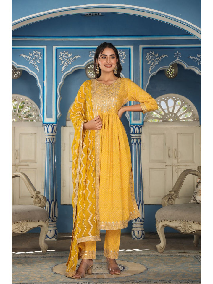 Raatrani Yellow Chevron Print Naira Suit Set