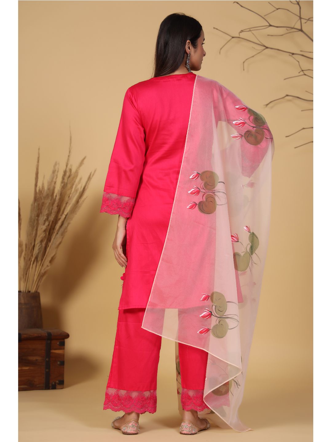 Rani-Laced-Kurta-Set-With-Painted-Dupatta