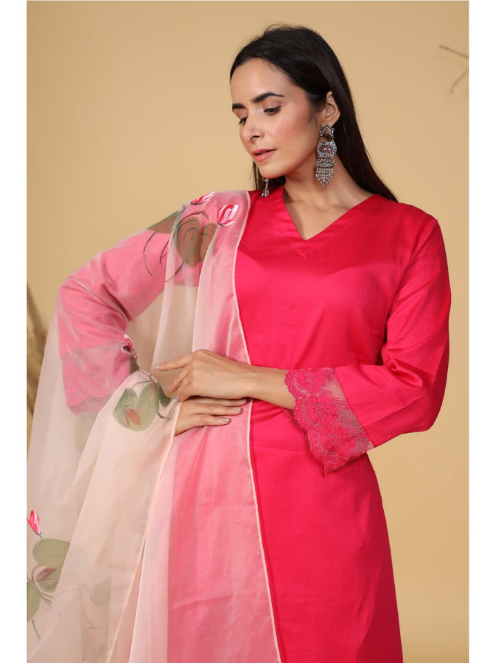 Rani-Laced-Kurta-Set-With-Painted-Dupatta