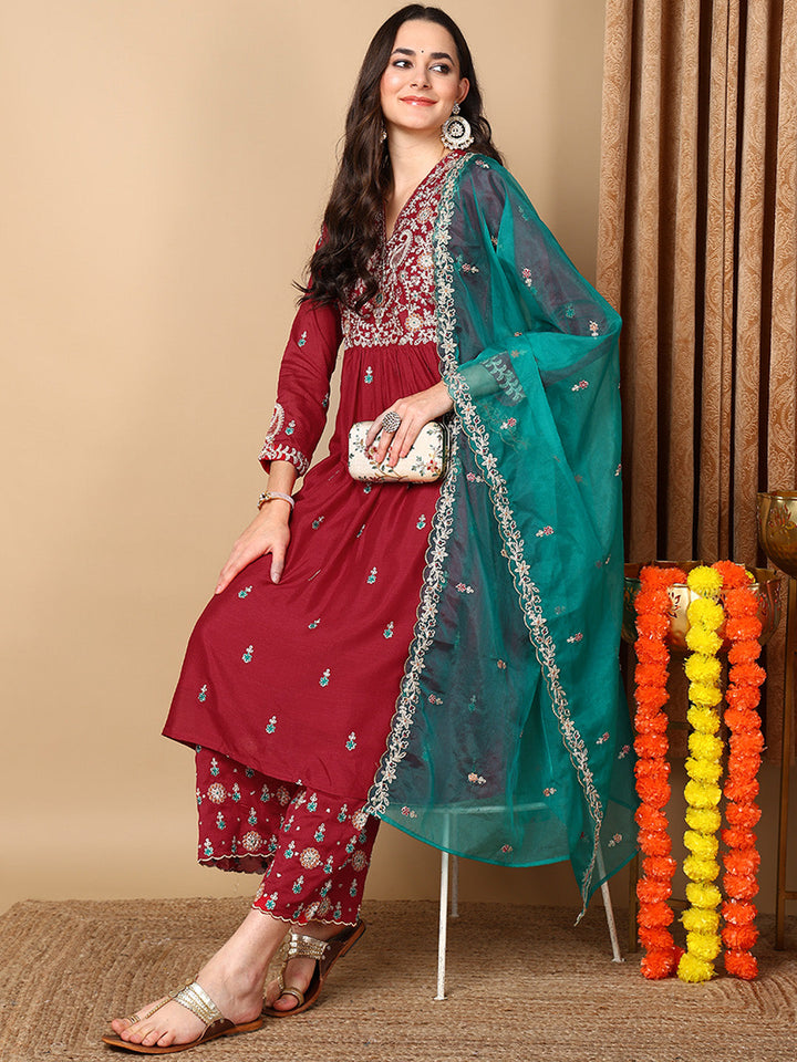 ZERESOUQ-Red-Silk-Blend-Solid-Yoke-Design-Flared-Kurta-Trouser-With-Dupatta