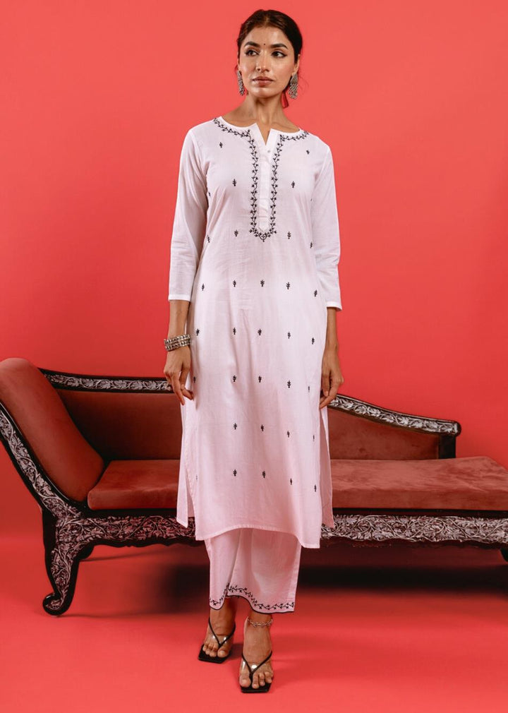 Swan Straight Kurta with Loose Fit Pants Set