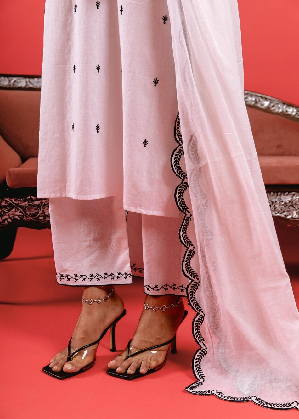 Swan Straight Kurta with Loose Fit Pants Set