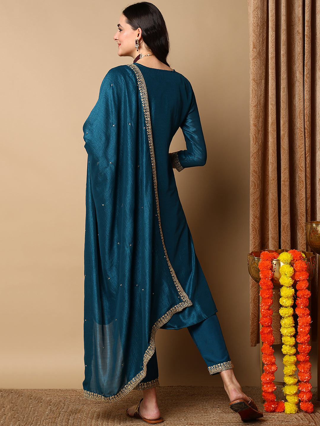 ZERESOUQ-Teal-Silk-Blend-Solid-Embroidered-Straight-Kurta-Trouser-With-Dupatta