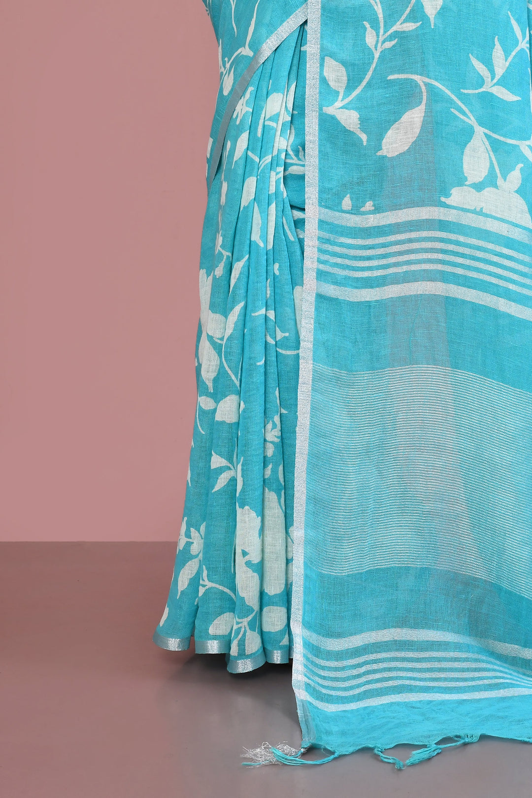 ZERESOUQ-Turquoise-&-White-Floral-Print-Linen-Cotton-Saree