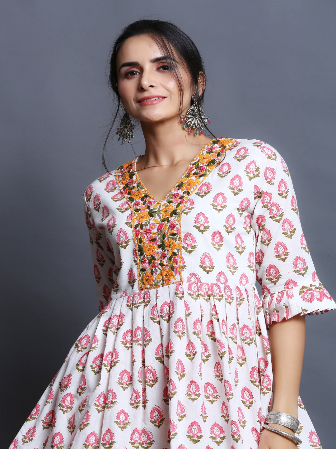 White-Floral-Short-Kurti-With-Palazzos