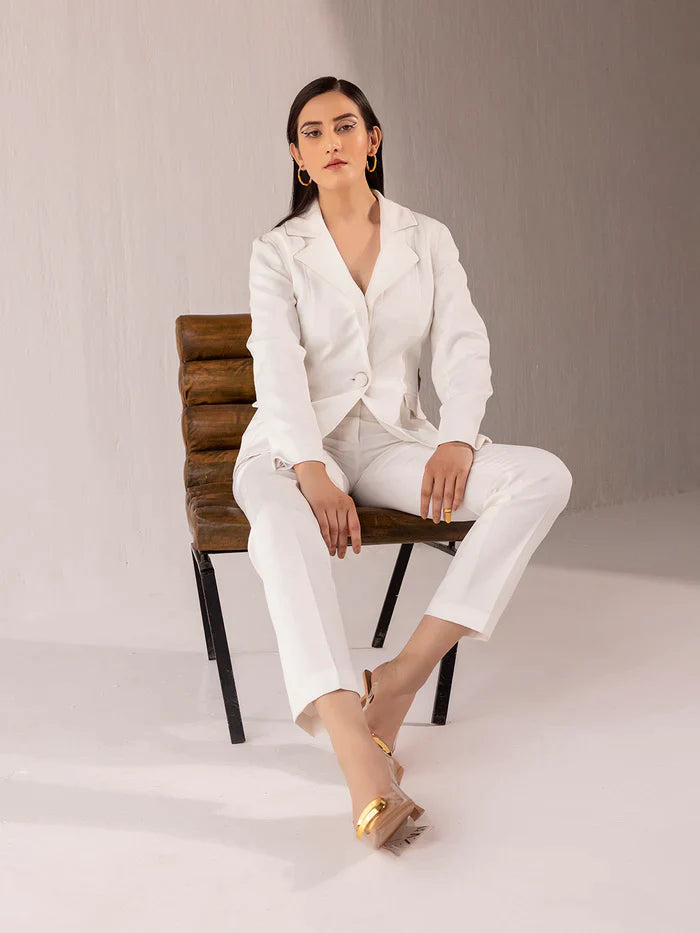 White Polyester Notch Collar Stretch Pant Suit