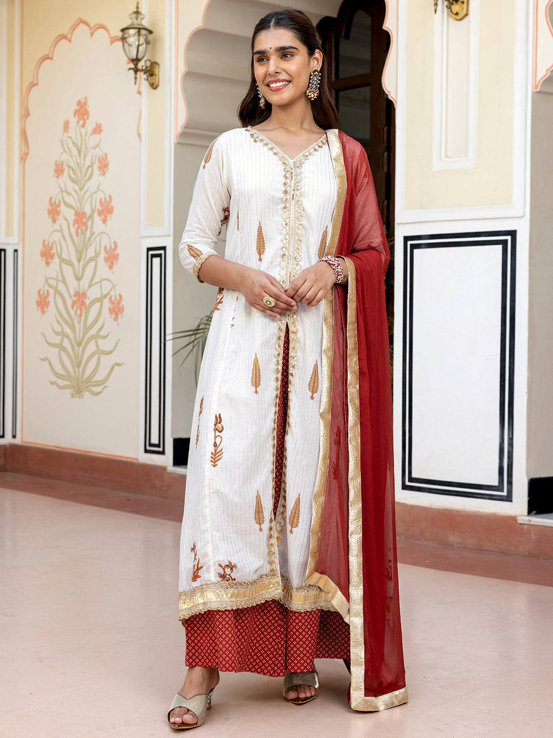 ZERESOUQ-White-&-Maroon-Cotton-3-Piece-Kurta-Set-with-Front-Slit