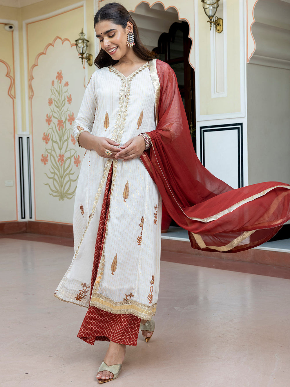 ZERESOUQ-White-&-Maroon-Cotton-3-Piece-Kurta-Set-with-Front-Slit