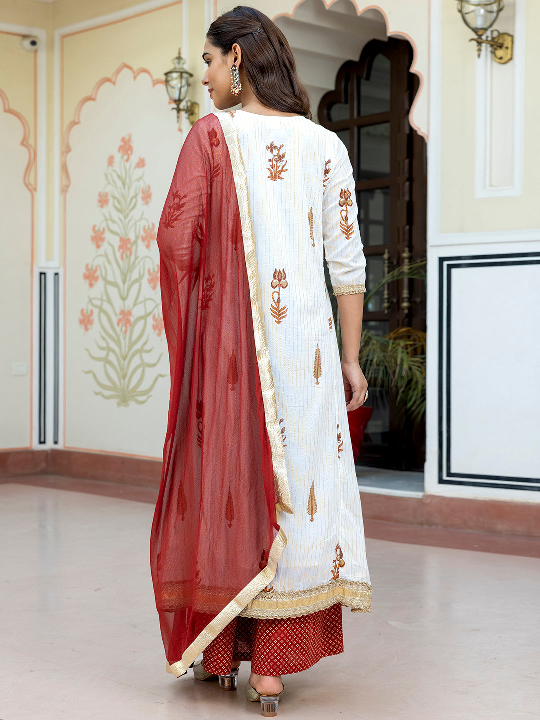 ZERESOUQ-White-&-Maroon-Cotton-3-Piece-Kurta-Set-with-Front-Slit